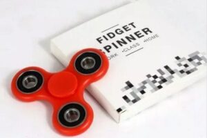 El fidget Spinner es el más conocido de los Juguetes fidgets.